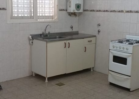 J. de Garay 3323 Piso 2 (x escalera)