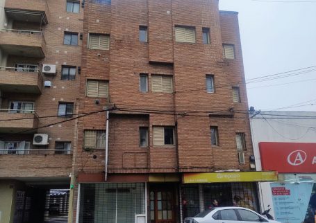 25 de Mayo 3348 Piso 3 Departamento Nº15 (al frente, por escalera)